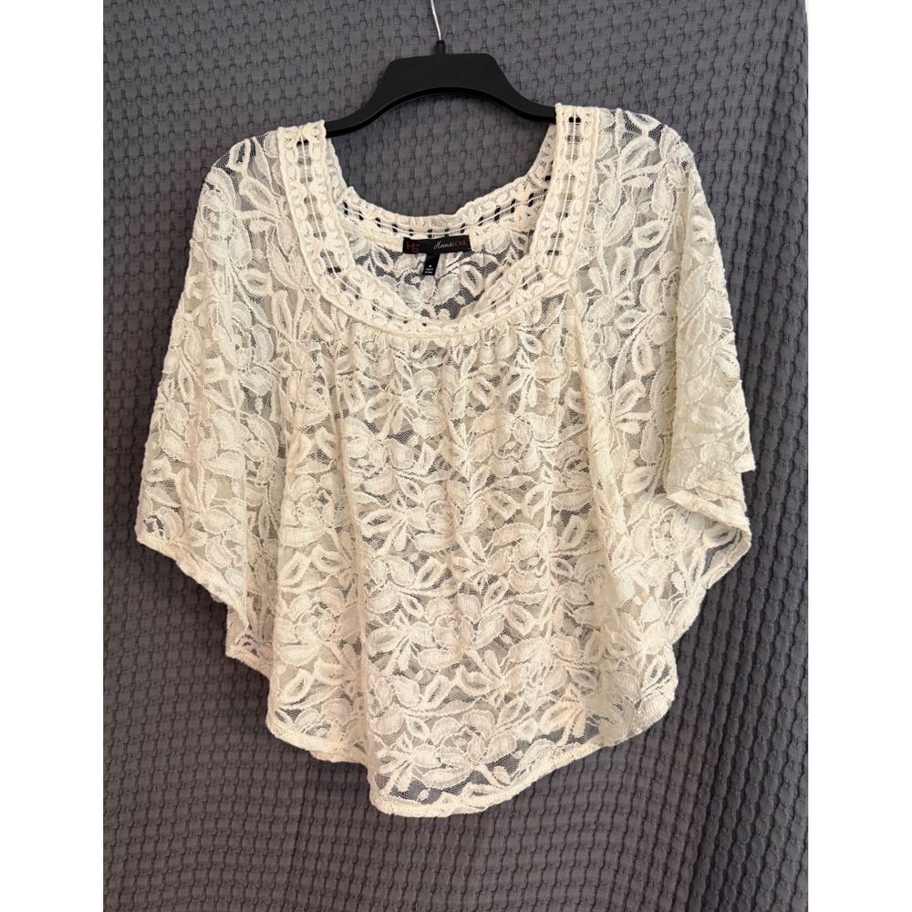 HeartSoul Lace Poncho Top Women Medium Ivory Excellent Floral Sheer Layering